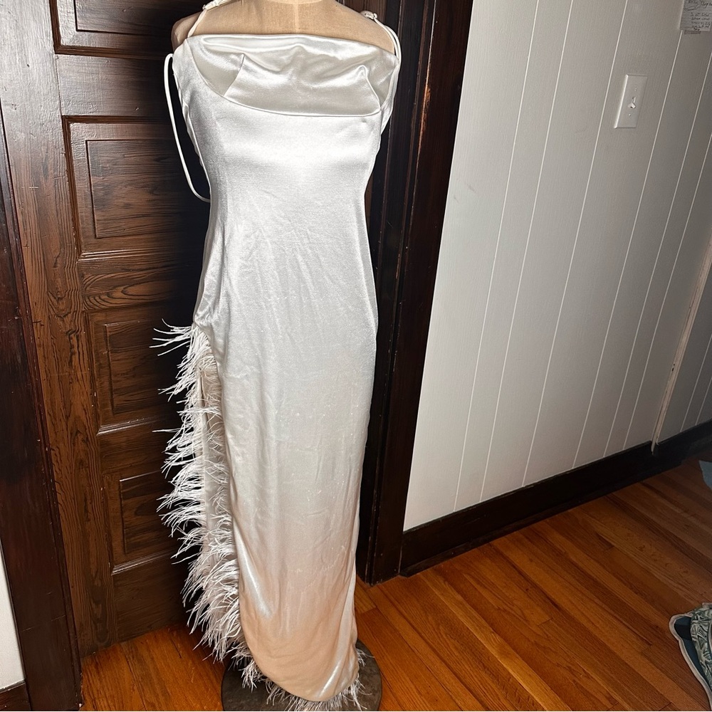 Lucy in the Sky Elegant Dress White Satin Feather Womens Size‎ L Cocktail Party
